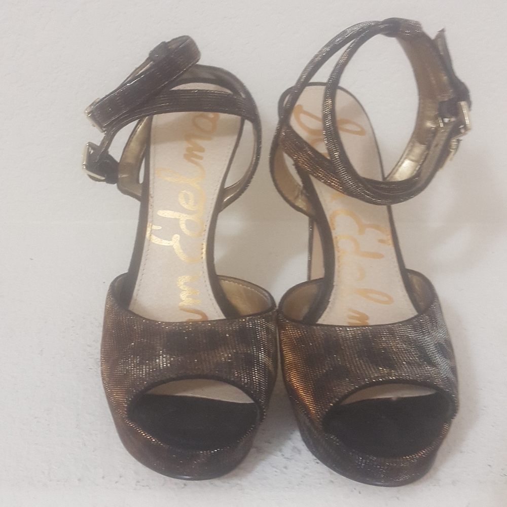 Shoes/Heels - Picture 4 of 4